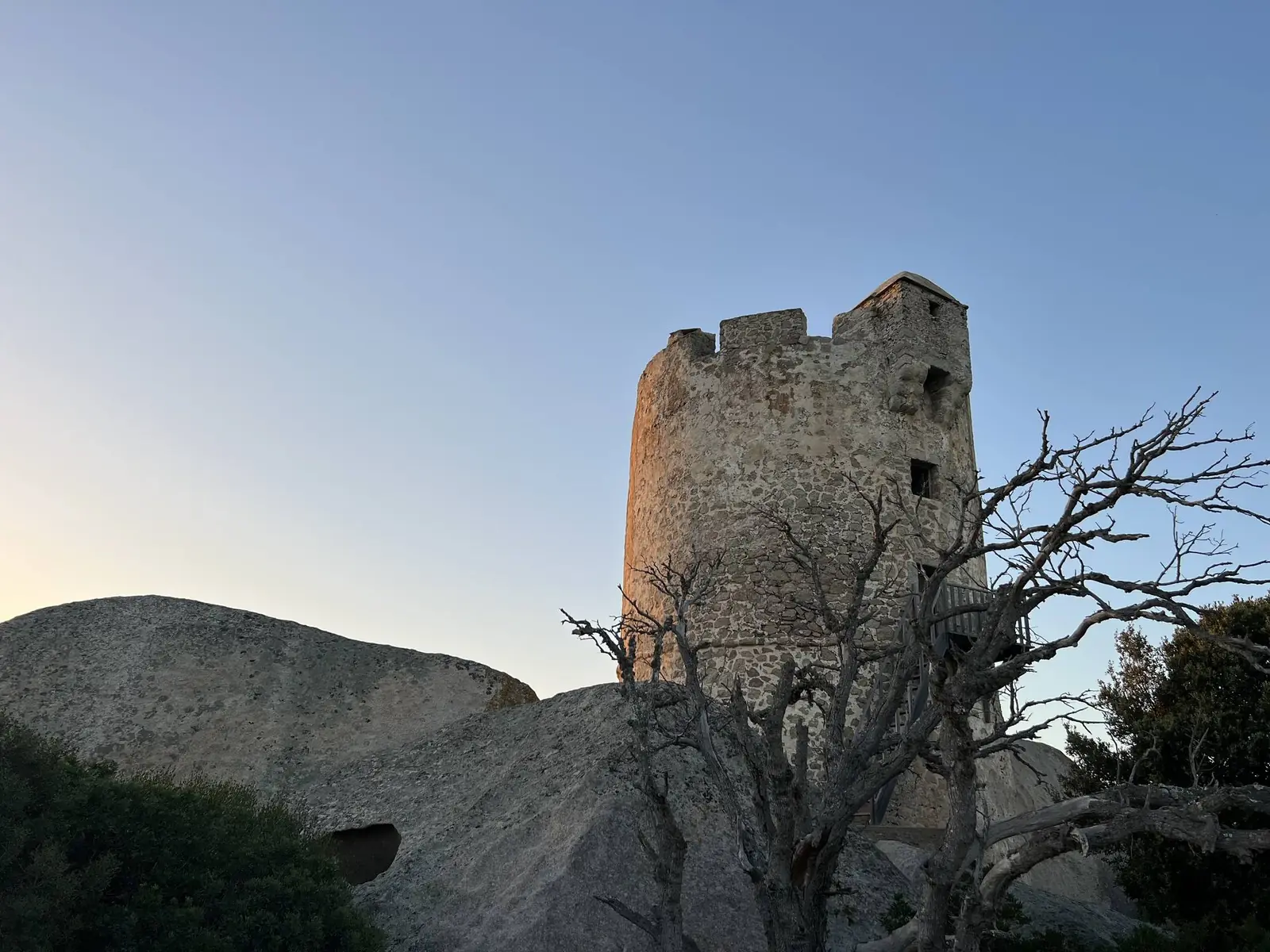 Tour génoise de Pianottoli-Caldarello - patrimoine corse à 5 min des chalets